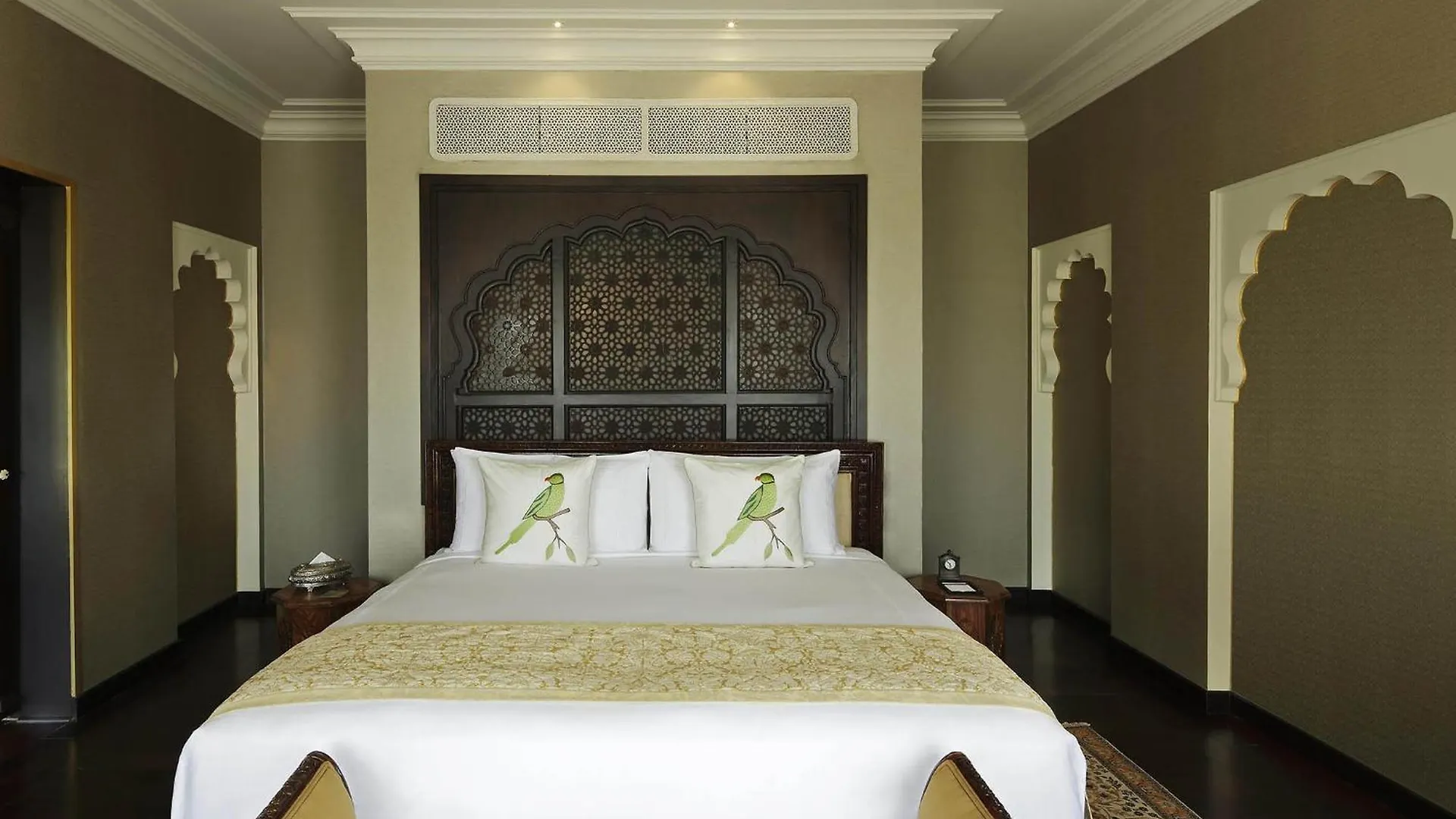 Hotel Grand Rosewood Near Delhi Igi Airport